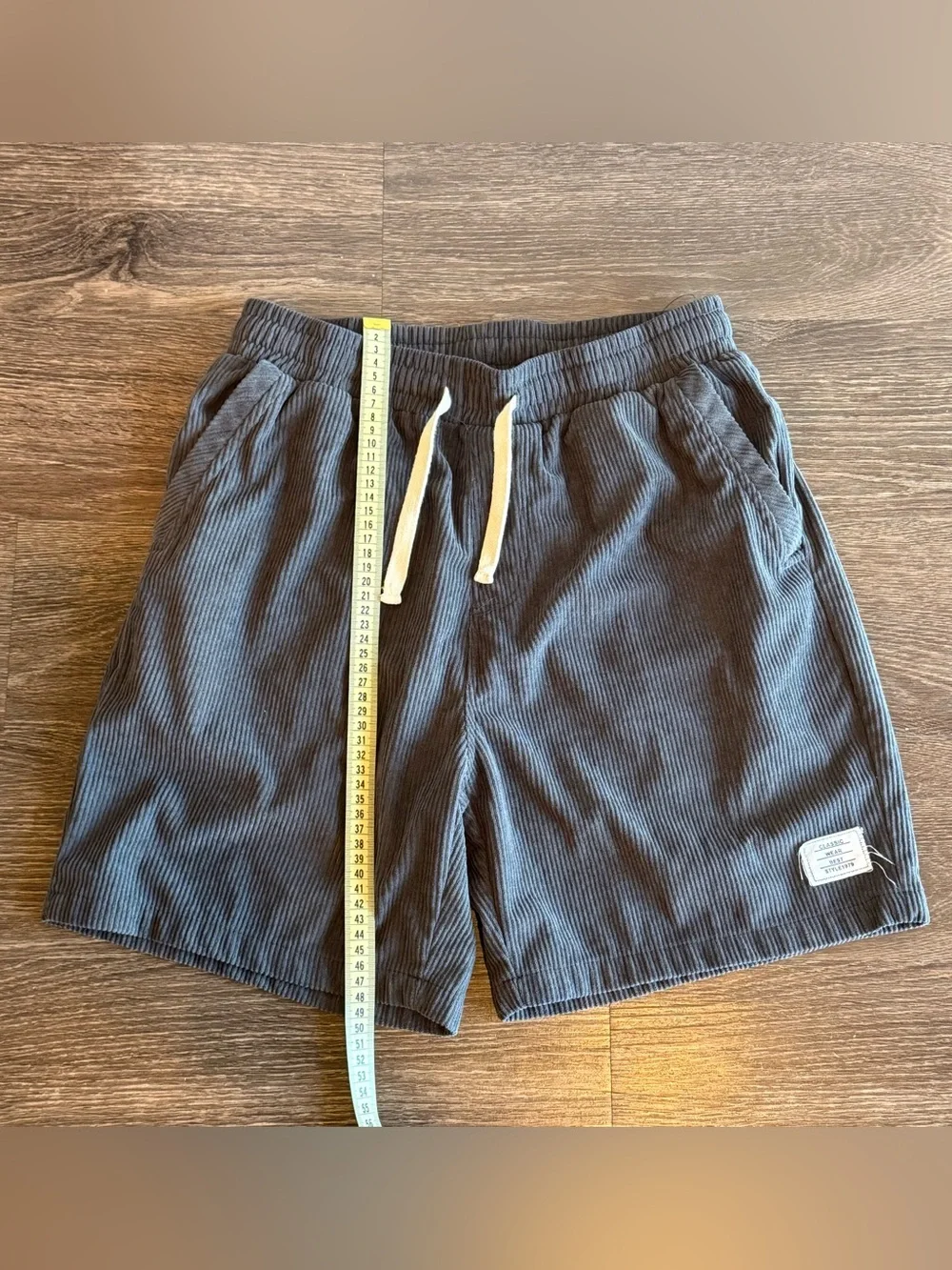 Classic Men's Charcoal Ribbed Drawstring Shorts with Cream Tie